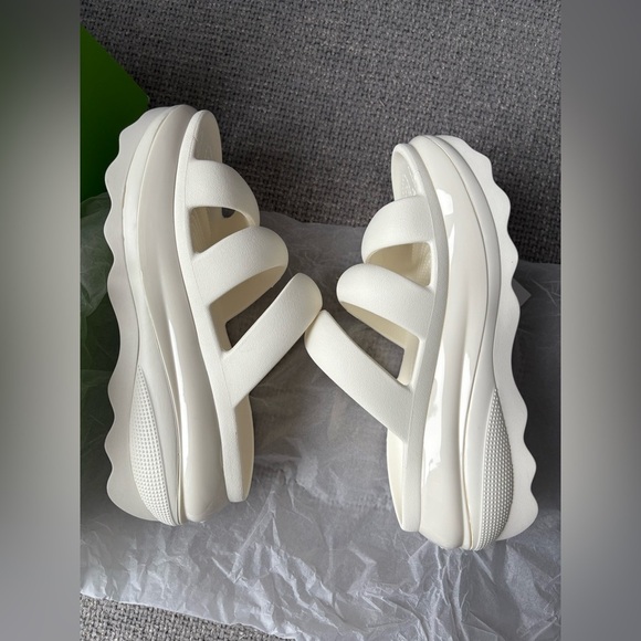 BNWT Crocs Mega Crush Triple Strap Sandals – Chalk White – Style ID: 521539 - Picture 8 of 15